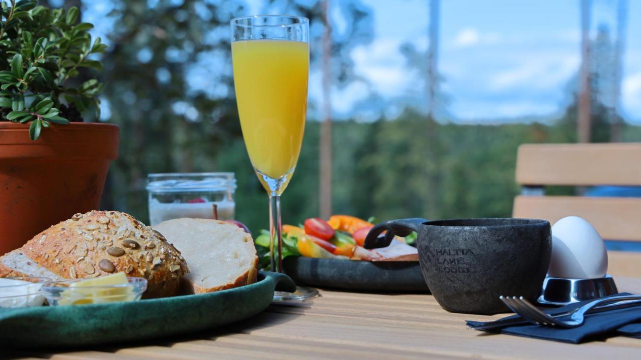Haltia Lake Lodge Nature Boutique Hotel & Glamping Esbo Exteriör bild