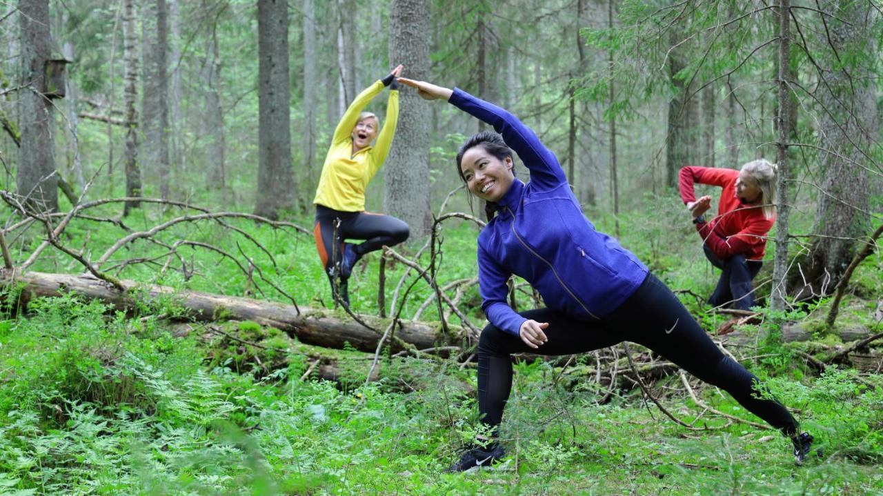 Haltia Lake Lodge Nature Boutique Hotel & Glamping Esbo Exteriör bild