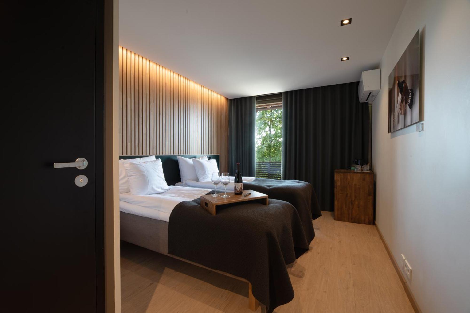Haltia Lake Lodge Nature Boutique Hotel & Glamping Esbo Exteriör bild