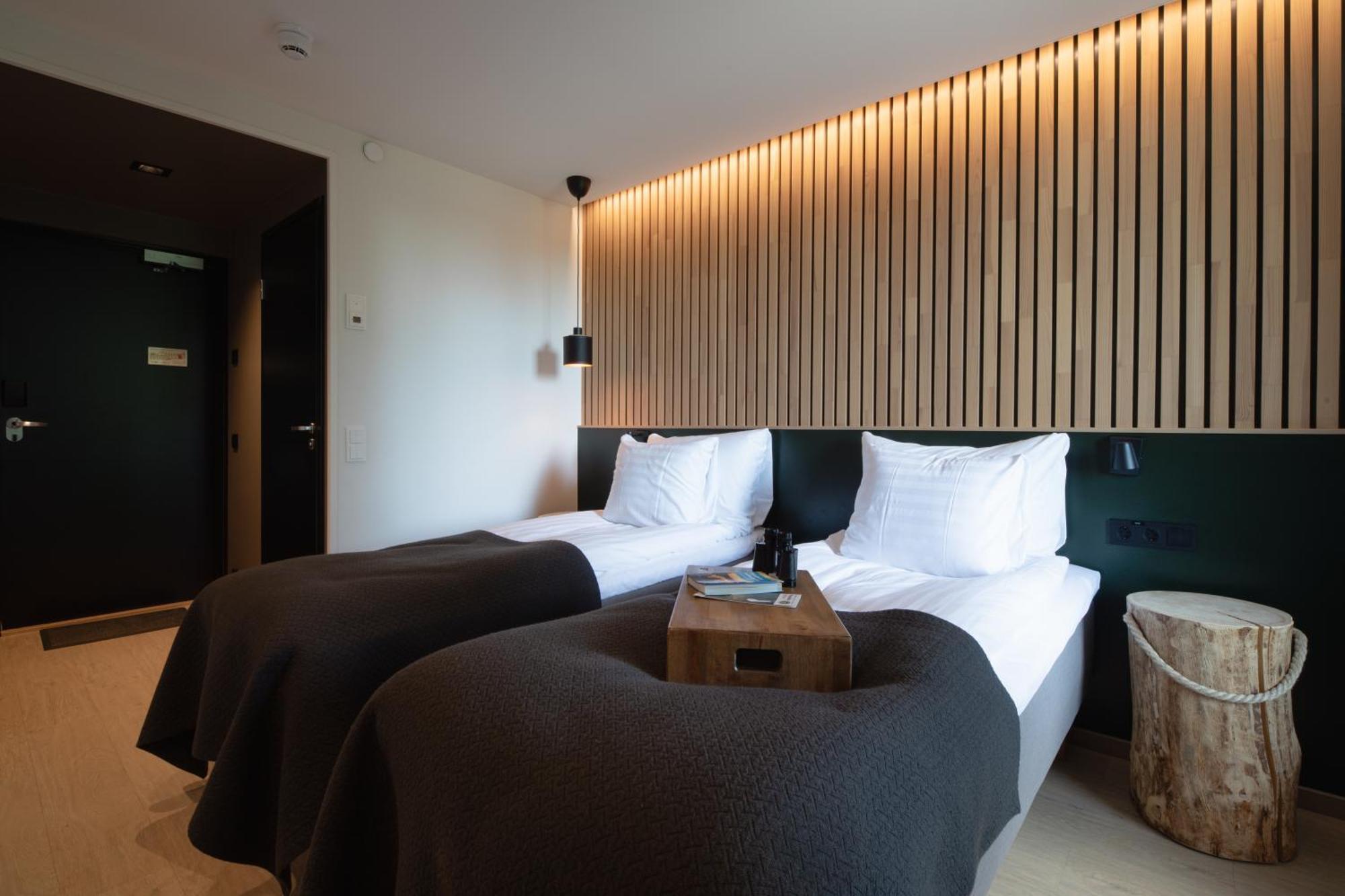 Haltia Lake Lodge Nature Boutique Hotel & Glamping Esbo Exteriör bild
